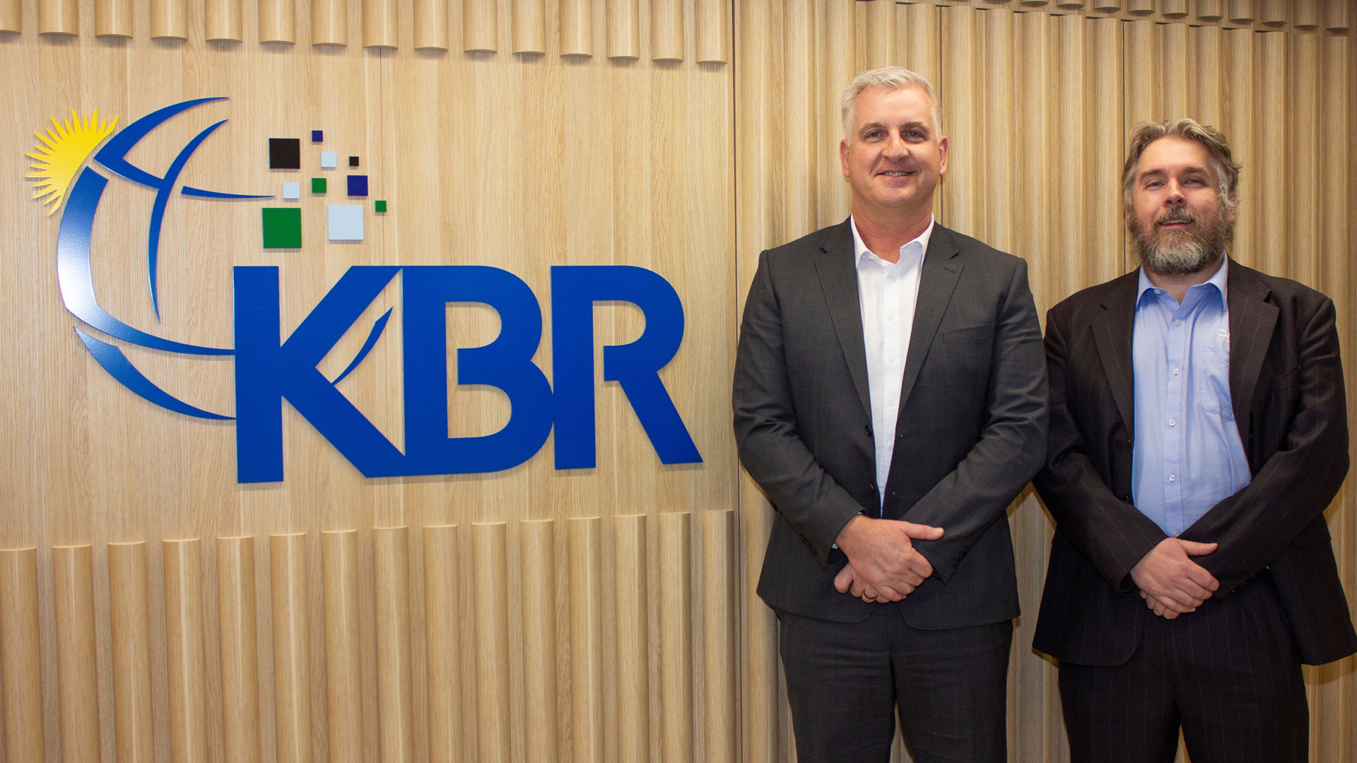 KBR’s Nic Maan and DEWC’s principal Electronic Warfare consultant Dr Aaron Matthews