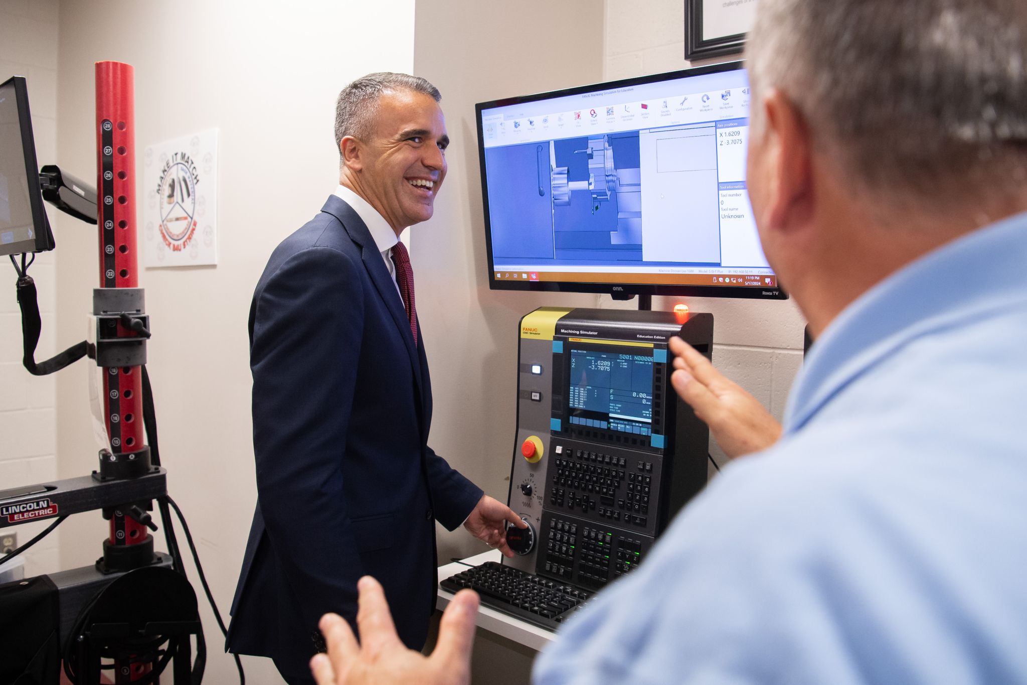 Photo of Premier, Peter Malinauskas visiting shipbuilding supplier, HII